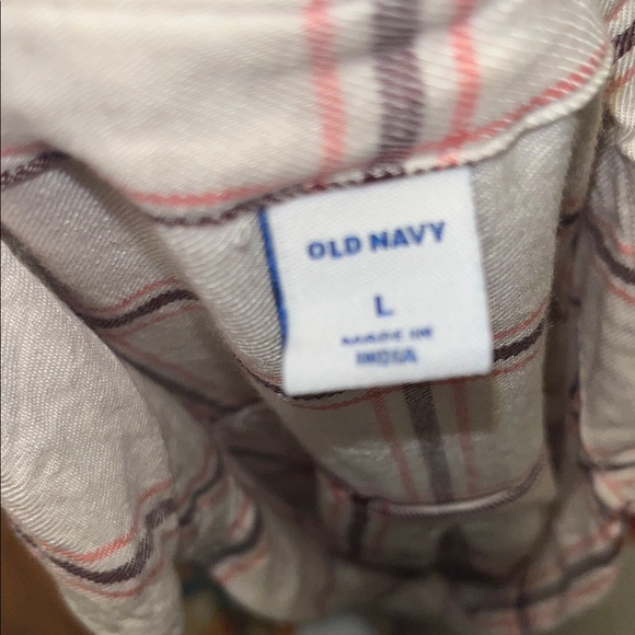 Old navy Women's Cream Plaid Button-Front Shirt Top - Picture 6 of 7